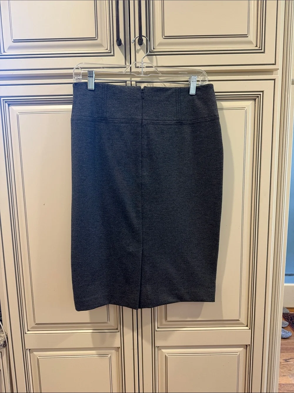 Ann Taylor Classic Dark Gray Pencil Skirt - Sleek Women's Workwear